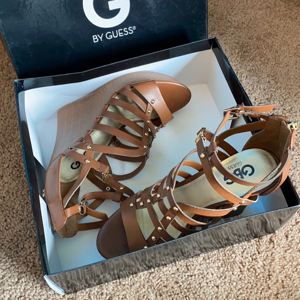 Medium Brown Guess wedges. Brand new